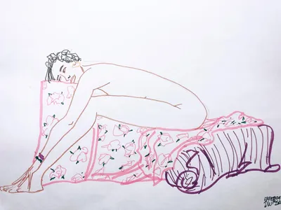 Live model_reclining forward